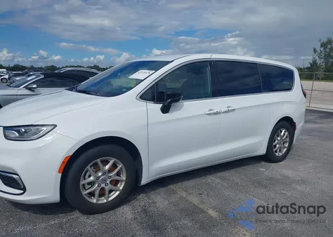 2025 Chrysler Pacifica Select z USA, uszkodzony, nr VIN 2C4RC1BG2SR520790